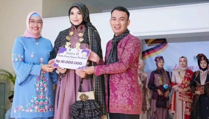 Baju “Ready to Wear Deluxe” Karya Perancang Solok Selatan Juara 2 Kompetisi Busana Muslimah Sumatera Barat