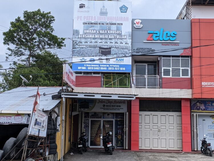 PT. Patra Jaya Humairah dengan izin Kementerian Agama (Kemenag) RI No.59 Tahun 2020 beralamat di Jalan Raya Ampang Kalawi No.10 Kota Padang. HAYATI