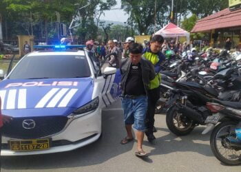 Pengganjal ATM Nyaris Babak Belur, Personel Satlantas Padang Cepat Amankan Pelaku