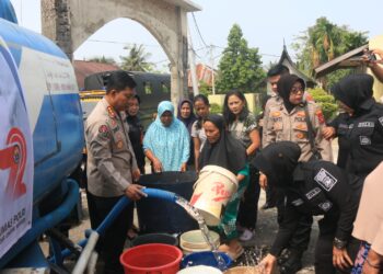 Sambut Hari Jadi Humas Polri Ke-72, Bidhumas Polda Sumbar Gelar Bakti Sosial