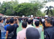 Massa Demo Bubarkan Diri, Plh. Kajari Dharmasraya Akan Teruskan Tuntutan Tertulis kepada Pimpinan