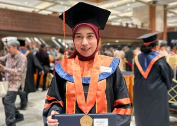 Cerita Elva Yulia yang Selesaikan S2 Jalur Beasiswa Sambil Kerja dan Urus Rumah Tangga