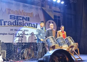 Dispar Lewat Pokir Evi Yandri Hadirkan Darak Badarak pada Festival Seni Tradisional di Kuranji