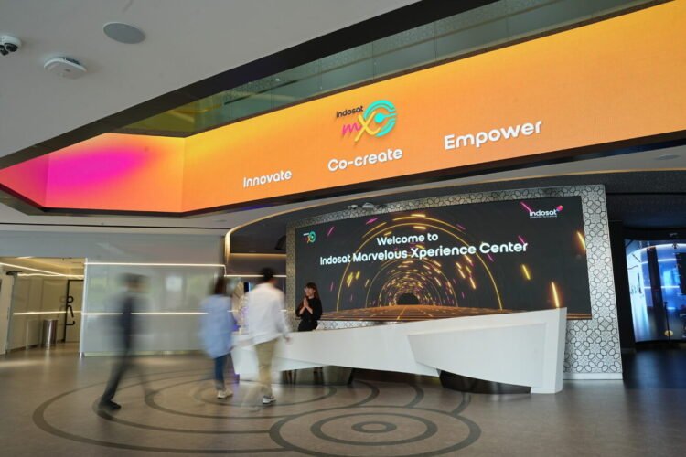 Suasana pelayanan di Indosat Marvelous Experience Center. IST