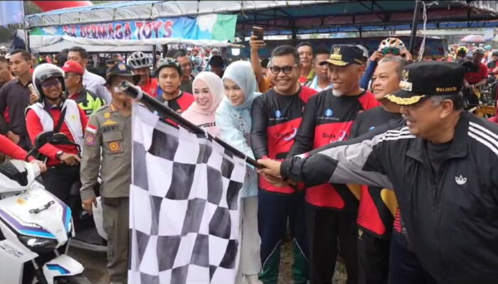 Ribuan Pesepeda di Sumbar dan Provinsi Tetangga Jajal Keindahan Jalur Basapeda Salingka Danau Singkarak