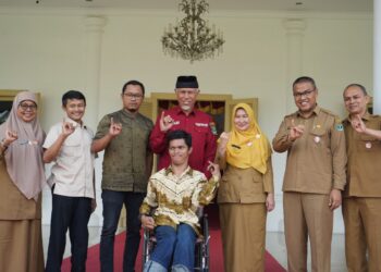 Gubernur Mahyeldi Lepas Duo Sang Juara TIK Nasional Disabilitas dari Sumatera Barat Menuju Korea Selatan