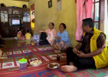 Terdampak Longsor, Warga Nagari Atar Dikunjungi Kepala BPB Partai Golkar