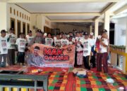 Mak Ganjar Bagi-Bagi Bibit Pohon Mangga Gratis Kepada Warga di Solok