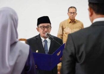 Bupati Tanah Datar Ganti Kepala Dinas Pariwisata, Dinas Pendidikan dan  Dinas Kesehatan