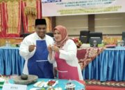 Lomba Membuat Teh Telur dan Menggiling Cabai Digelar di Padang Pariaman