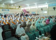 30 Santriwati  Diniyyah Puteri Hafal 30 Juz