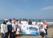 Dukung Kegiatan BUMN Environmental Movement, Jasa Raharja Ikut Bersihkan Pantai Cimpago Purus Padang