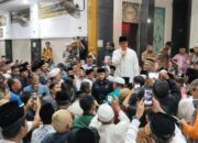 Anies Pimpin Doa Bersama untuk Palestina di Masjid Agung Syekh Ulakan Padang Pariaman