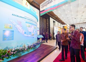 Kunjungi Booth PLN di WHC Bali, Presiden Jokowi Minta Percepat Transisi Pembangkit EBT
