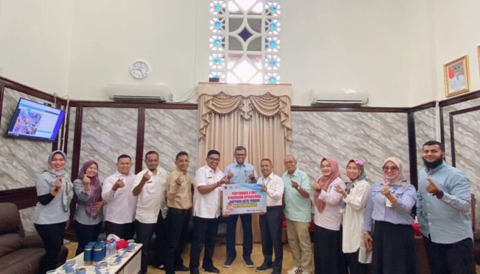 Bank Nagari Bantu PLN UP3 Padang 4 Unit Kendaraan Operasional