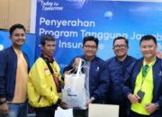 HUT Jasa Raharja Putera ke-30 Diisi dengan Berbagi kepada 30 Driver Ojek Online di Kota Padang