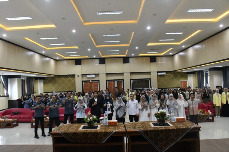 Kuliah Umum yang mengangkat tema "Kearsipan Era Hibrida Dinamika Pengelolaan Arsip Digital" di Aula Lantai IV FBS UNP, Selasa (31/10). IST