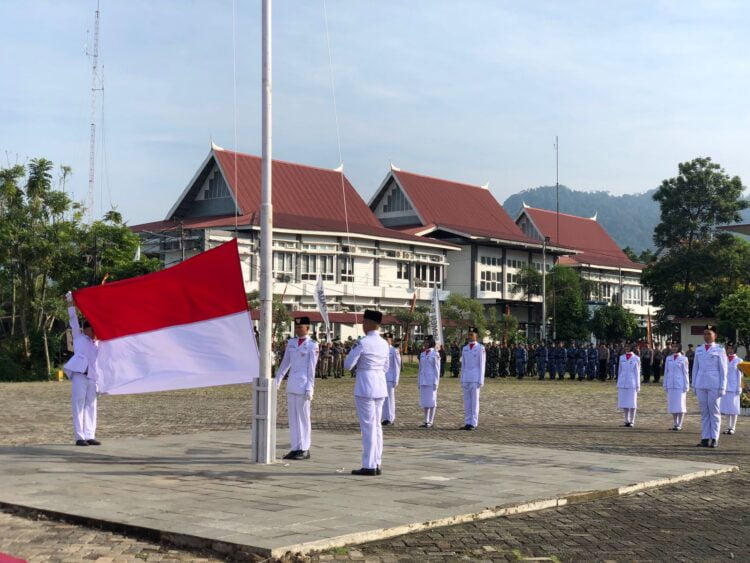 Pengibaran bendera