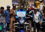 Dinas Lingkungan Hidup Sumbar Gelar Sosialisasi dan Serahkan Bantuan Betor