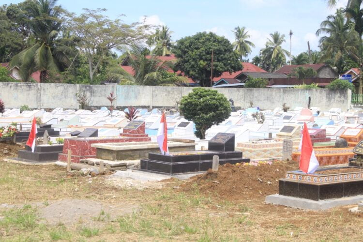 Ini makam pahlawan Kabupaten Pasaman Barat yang diupayakan menjadi makam pahlawan kabupaten. Osniwati