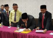 Pemkab Padang Pariaman Serahkan Dana Hibah Pilkada 2024