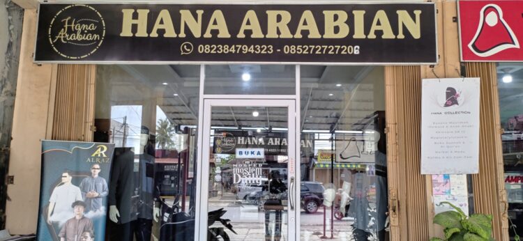 Hana Arabian di Jalan Sawah Liat Tinju Nanggalo Padang, salah satu pusat pakaian muslim dan perlengkapan salat terlengkap untuk anak-anak dan dewasa. RAMADHANA
