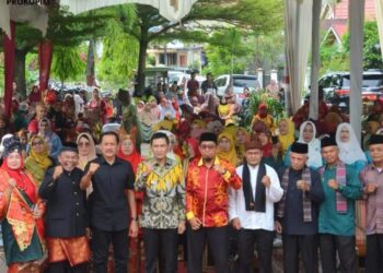 Festival Tikuluak antar Bundo Kanduang se-Kelurahan Parak Laweh Pulau Aia Nan XX Digelar