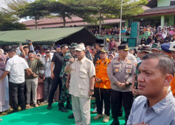 Menhan Prabowo Subianto Kunjungi Posko Erupsi Gunung Marapi