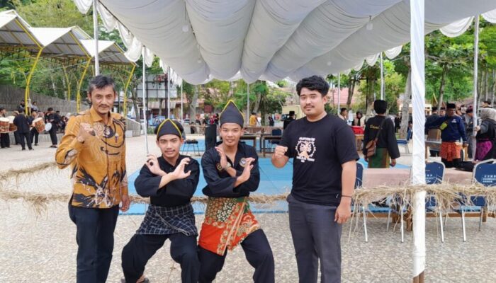 Dua Pesilat Harimau Gadang Batipuah Ateh Berlaga di Festival GSB XI Kabupaten Tanah Datar 2023