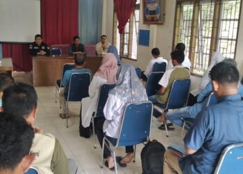 Kelompok Tani Batu Pawe Desa Bukit Gadang Terima Bantuan PLTS Irigasi Dari Anggota DPRD