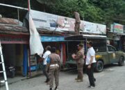 Bermasalah, Bapenda Tanah Datar Turunkan Reklame Tertunggak Pajak