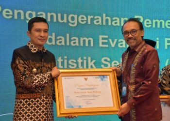 Padang Dapat Penghargaan Evaluasi Penyelenggaraan Statistik Sektoral