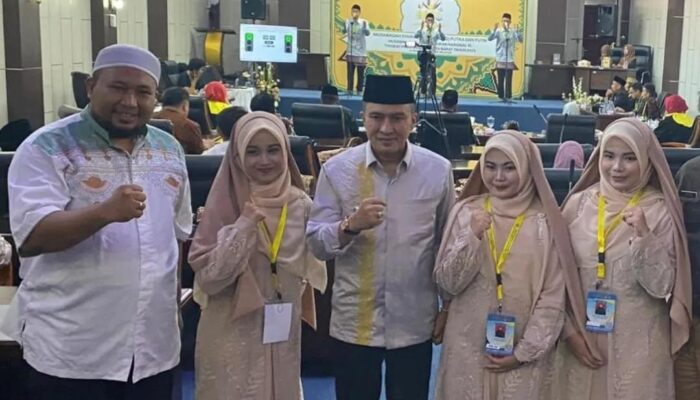 Dukung Kafilah Kota Padang, Ekos Albar Nonton Langsung MTQN Solsel