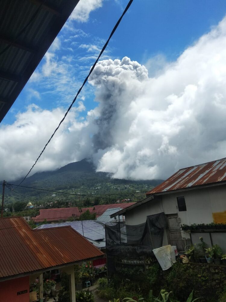 Gunung Marapi Erupsi