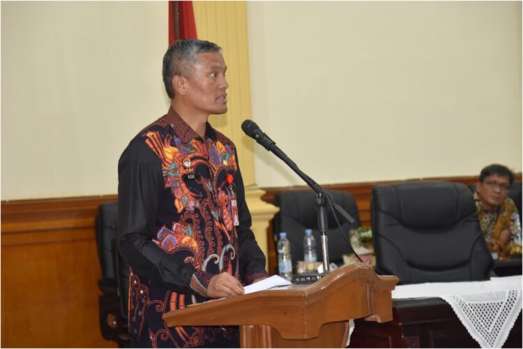 Pj Wali Kota Pariaman, Roberia dalam Rapat Paripurna Penyampaian Pandangan Akhir Fraksi Terhadap RAPBD 2024. IST