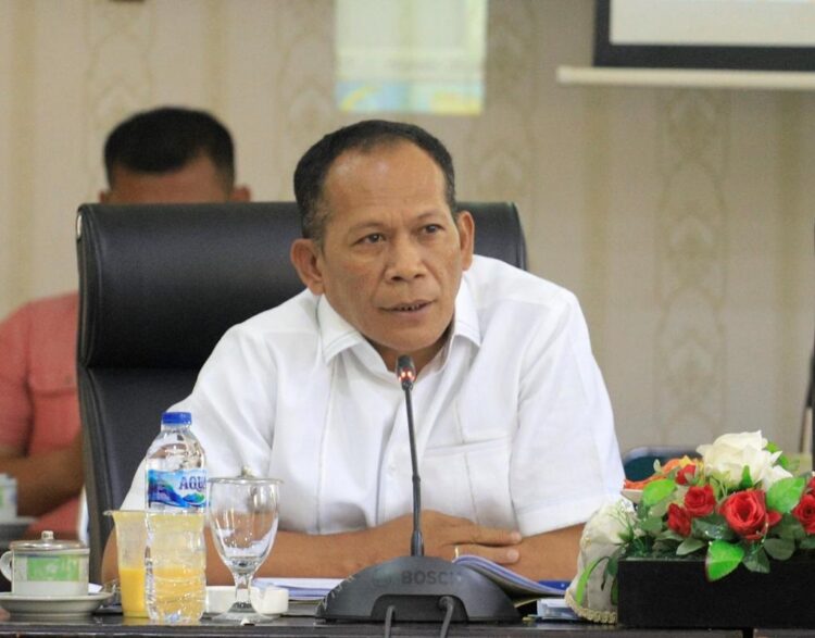 Wakil Ketua DPRD Kota Solok, Efriyon Coneng dalam rapat koordinasi dengan dinas perhubungan setempat. Ia meminta petugas ditempatkan untuk mengatur lalu lintas di sekitar lingkungan sekolah guna meminimalisasi risiko kecelakaan. IST