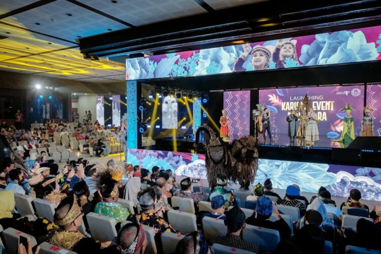 Suasana peluncuran Kharisma Event Nusantara (KEN) 2024 di TMII Jakarta, Sabtu (27/1) malam. Enam iven dari Sumbar dinyatakan lolos KEN 2024. IST