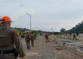 Ciptakan Rasa Aman bagi Wisatawan, Satpol PP Padang Patroli di Sepanjang Pantai Padang