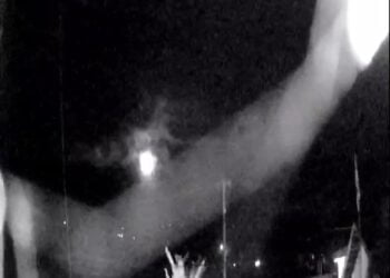 Gunung Marapi Muntahkan Pijaran Api