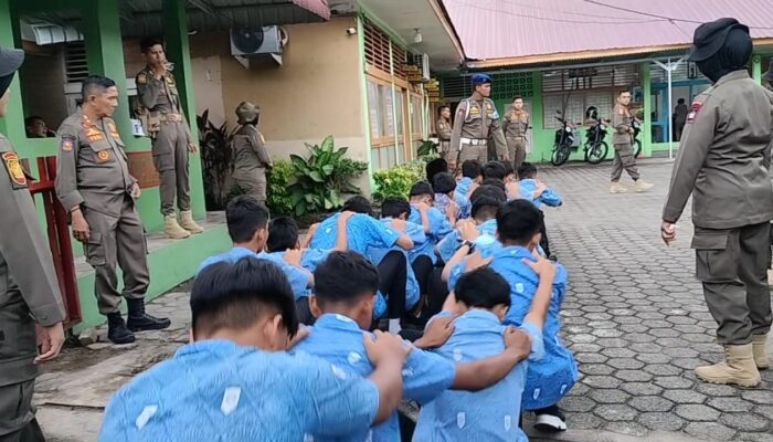 Sasar Warung hingga Rental Playstation, Satpol PP Padang Gencarkan Penertiban Pelajar Cabut