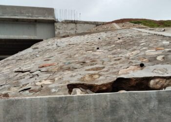 Pecah dan Retak Tol Padang Sicincin, Kualitas Bangunan Dipertanyakan?