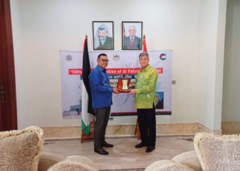 Bupati Serahkan Bantuan RP963 Juta dari Warga Kabupaten Solok untuk Palestina