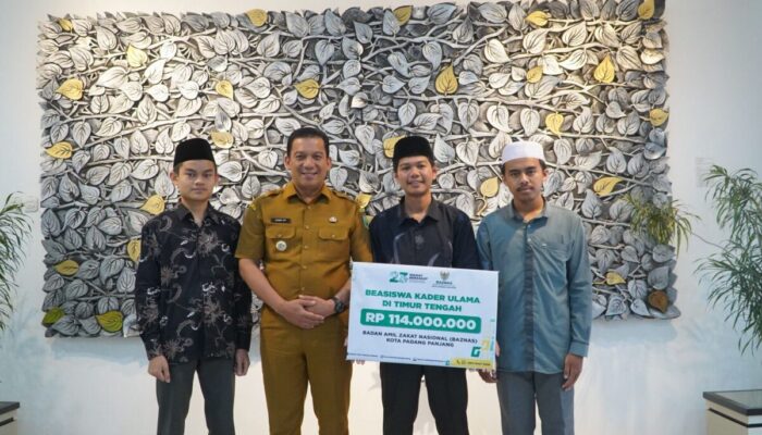 Dilepas Pj Wali Kota, Baznas Padang Panjang Kembali Berangkatkan Mahasiswa ke Mesir