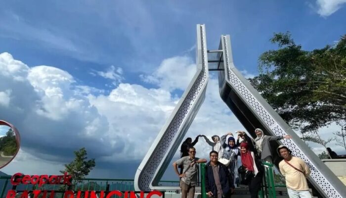 Kawasan Geopark Batu Runciang Diserbu Pengunjung