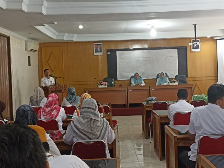 Ketua Tim (Katim) KSPK Perwakilan BKKBN Sumbar, Drs. Mardajendri saat menyampaikan sepatah kata dalam pelepasan purna tugas