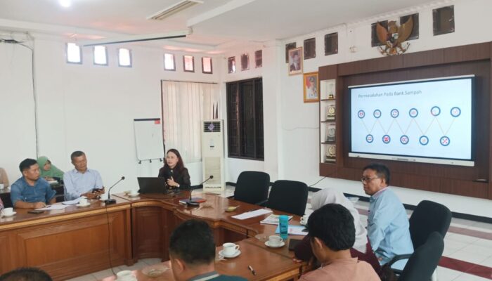 DLH Sumbar Datangkan ‘Ratu Sampah Indonesia’, Ada Apa Ya!