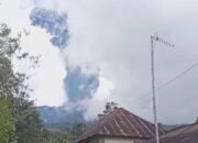 Gunung Marapi Erupsi dan Terdengar Letusan