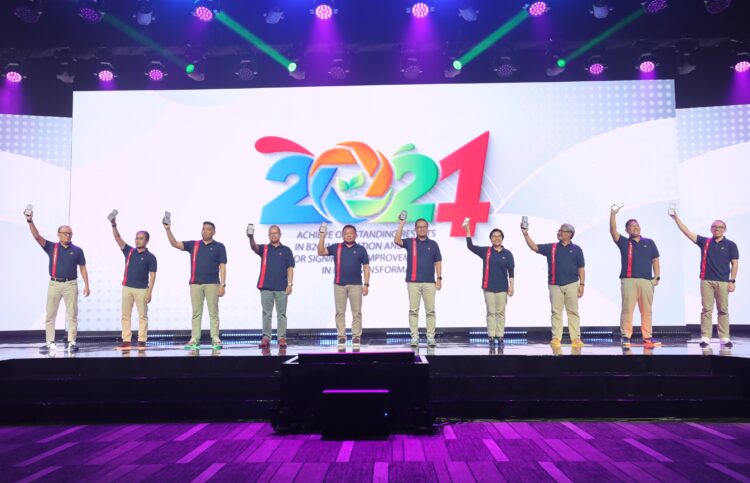 Peresmian logo dan tema korporasi serta pencanangan komitmen karyawan yang dipimpin langsung oleh Direktur Utama Telkom, RIriek Adriansyah pada acara Telkom Click 2024. IST