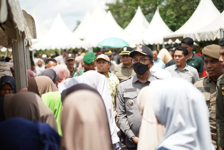 Pemkab Solsel hadir pada penyaluran bantuan Bantuan Pangan Cadangan Beras Pemerintah (BP-CBP) dari pemerintah pusat di Kecamatan Sangir Batanghari dan Kecamatan Sangir Jujuan, Solsel, Sabtu (3/2). IST
