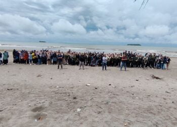Peringati Hari Peduli Sampah Nasional, HAKLI Gelar Bersih Pantai
